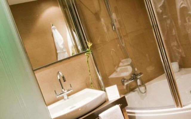AZZ Asturias Langrehotel & Spa