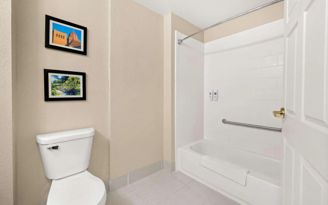 Comfort Inn & Suites Decatur - Forsyth