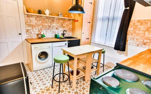 Boutique Apartment on Kings Road