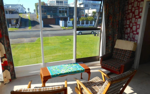 Bobs Bach - Mt Maunganui Bach
