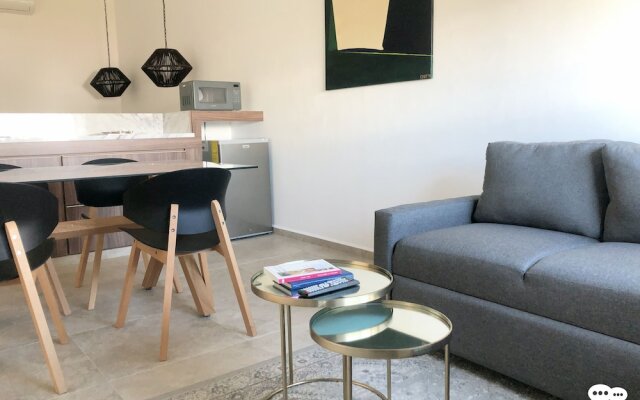 Marina Solé Loft 2 (J-2)