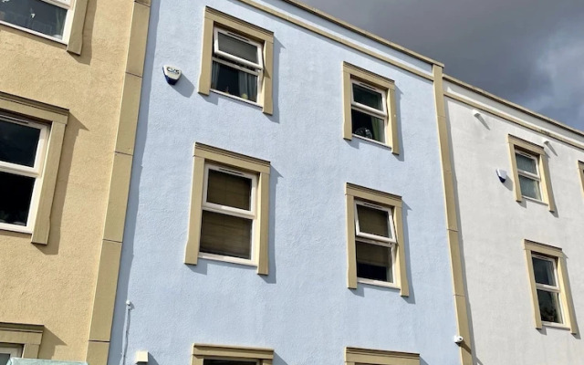 Large Family Home With Stunning City Views