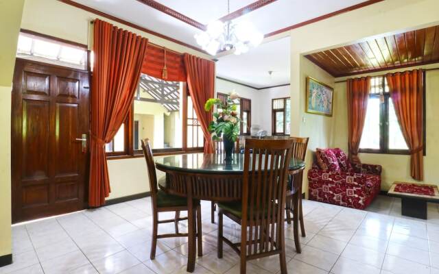Villa Aquarius Orange