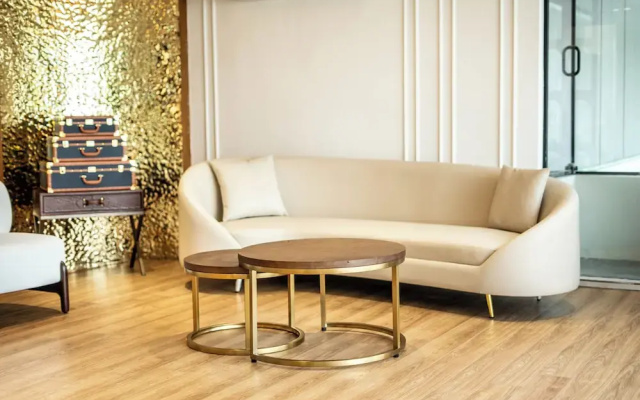 Trunk & Trolley A Luxury Boutique Hotel
