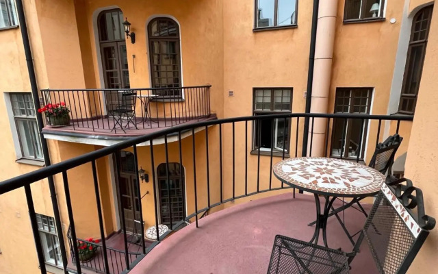 Luxury 2BR Central Getaway, Workation, Staycation, Remote Work