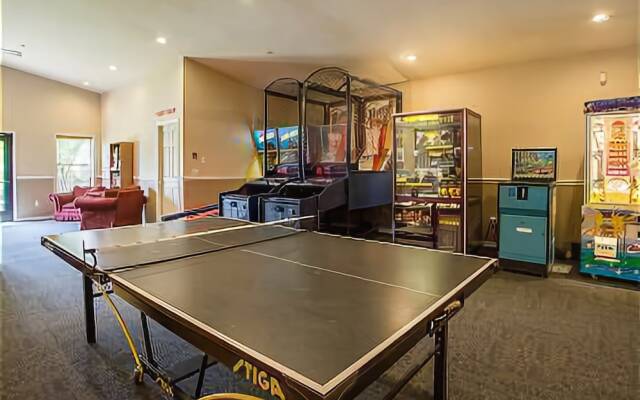 Overlook Grove - 2 Br Condo