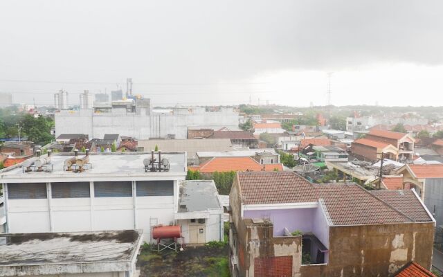 Cozy Studio Apartment at Pavilion Permata