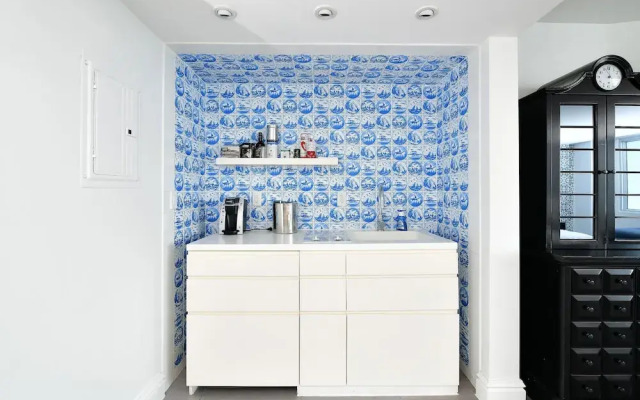Miami World Rental - Mondrian 808
