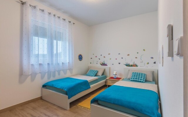 Nice Home in Liznjan With Wifi and 3 Bedrooms