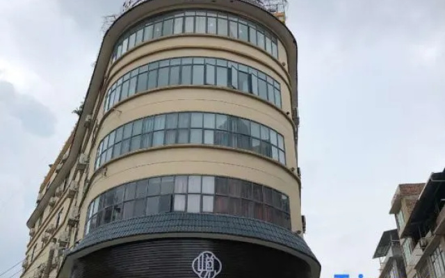 Yue Rui Fan Light Luxury Hotel