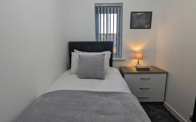 Leyland Road Retreat - 4 Bedroom House