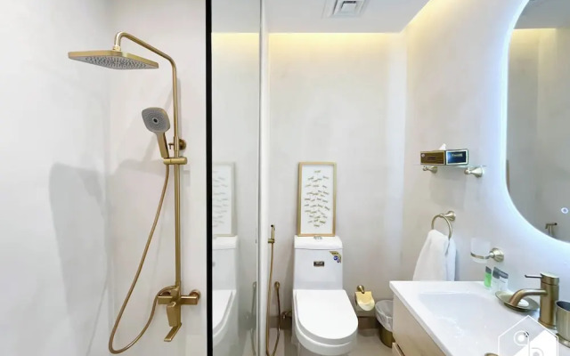 Stylish Ground-floor Studio JVC