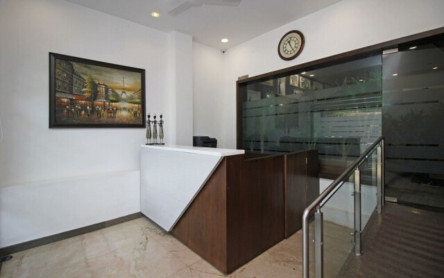 OYO 3422 Hotel Golden Berry