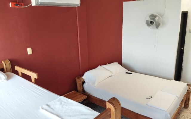 Flamencamarones Hotel Familiar