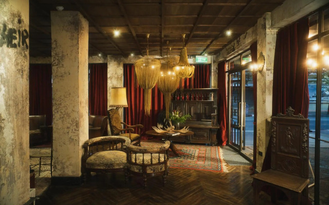 Baan Tuk Din Hotel