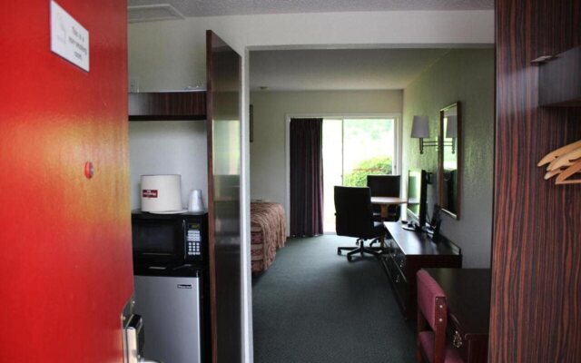 Hometown  Inn