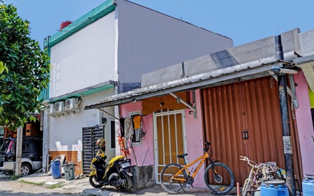 OYO Life 92684 Kost Mutiara Nirwana