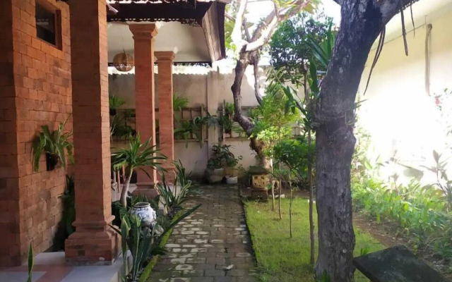 Mina Pelasa Hotel and Resto