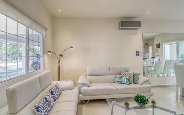 Villa Flamingos 437F at Selvanova 4B