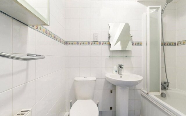 Piccadilly Circus - London Regent Apartments