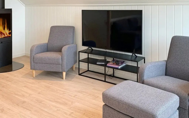 8 Person Holiday Home in Mosterhamn