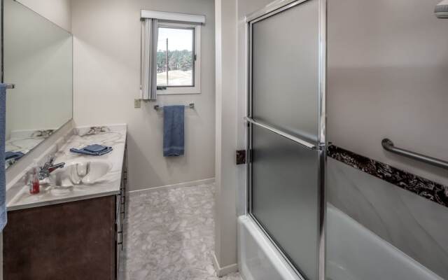 101 Williams - Three Bedroom Cabin