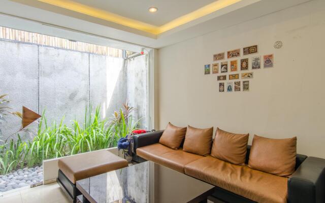 OYO 2854 COZY B&B Seminyak