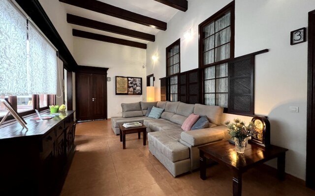 Santa Ana Suite & Rooms
