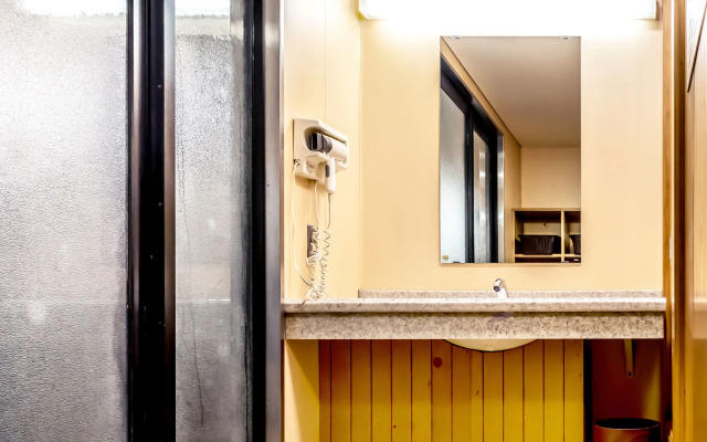 NARA Visitor Center & Inn