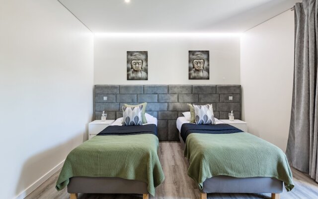 Porto City Holidays by Douro River