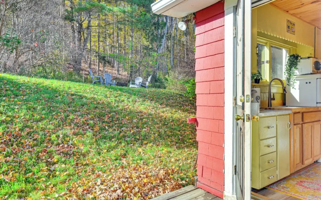 Pet-friendly Catskills Retreat: Fire Pit & Deck!