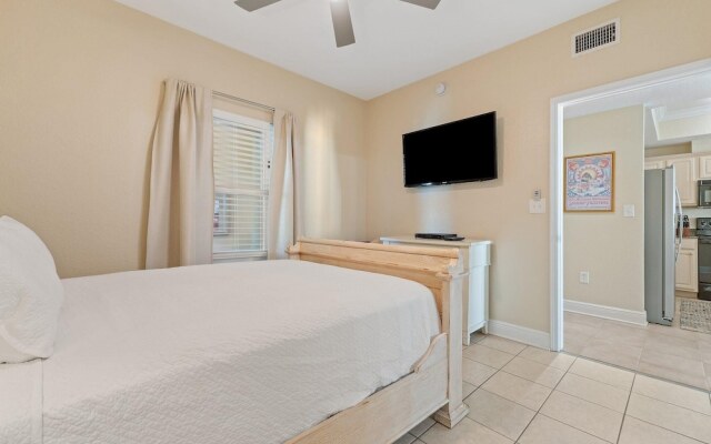 Crystal Shores West 902