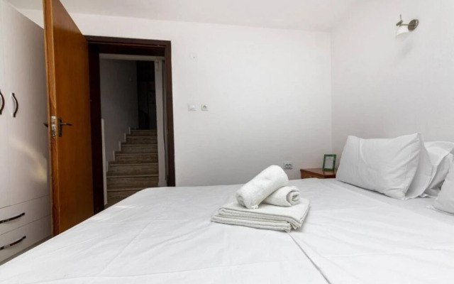 Lovely Triplex With Fantastic Sea View in Turkbuku