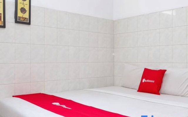 RedDoorz Near Jawa Timur Park 1