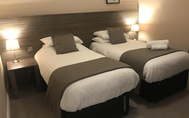 The Three Horseshoes