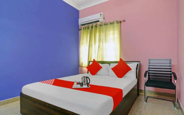 OYO 70303 S V Residency Kajaguda