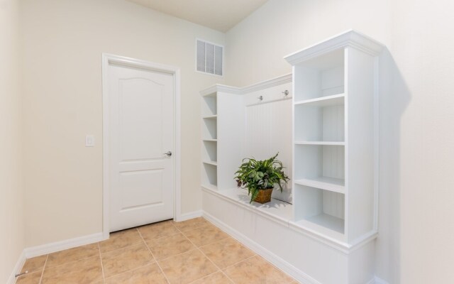 Windsor at Westside - 8875 Qin Loop