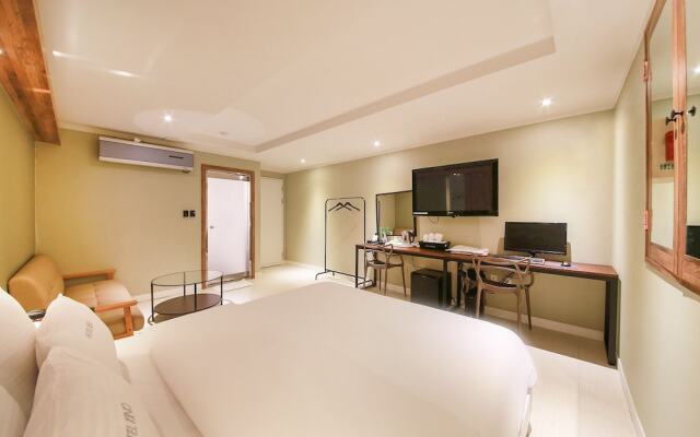 Hotel Kino