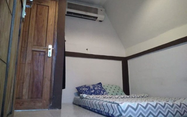 Pantai Suwuk River View Bungalow