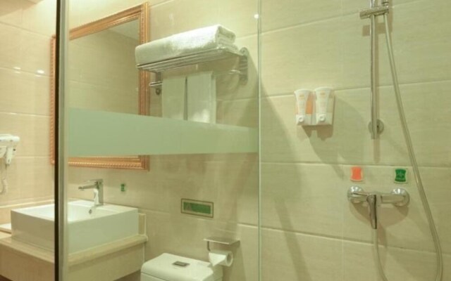 Vienna Hotel Guigang Central Square