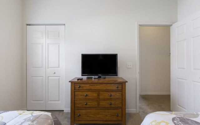 Villa Gusta - Lucaya Village