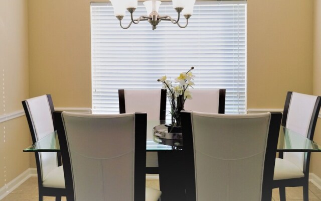 3Bdrm 2.5Bath 5Beds - Near Downtown