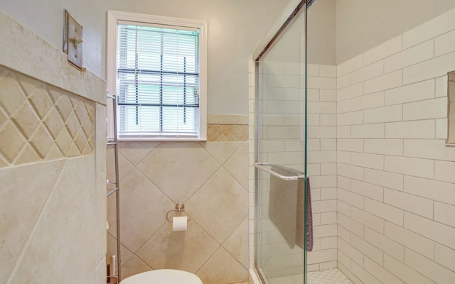 Walk to Graceland: Spacious Memphis Home!