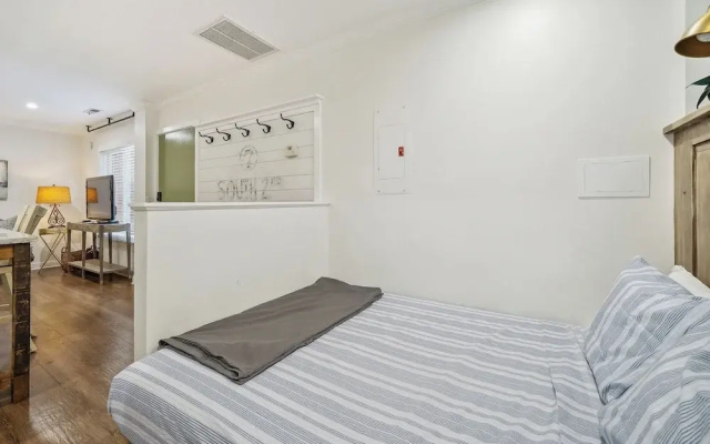 Downtown Wilmington Studio in Historic District!