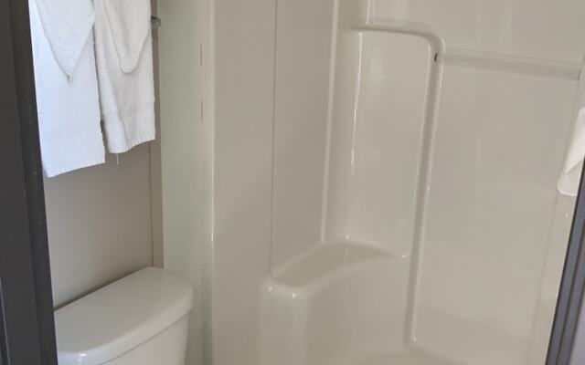 Karbani Inn & Suites