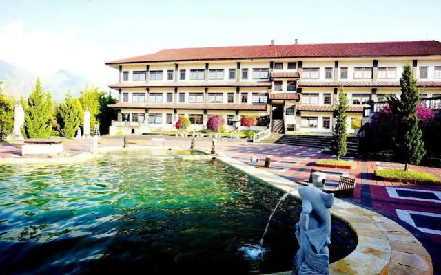 Puri Bening Lake Front Hotel