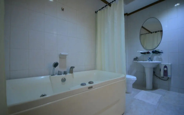 Crystal Paradise Resort, Spa & Winery