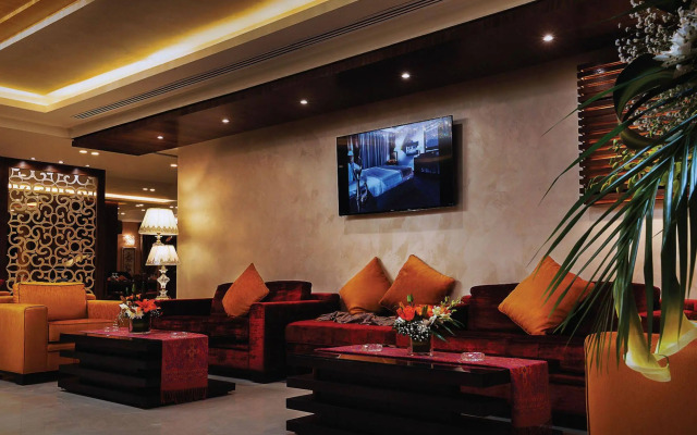 Seven Roses Hotel