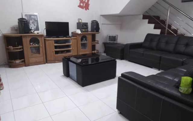 OYO 90310 E Homestay Permai Timur