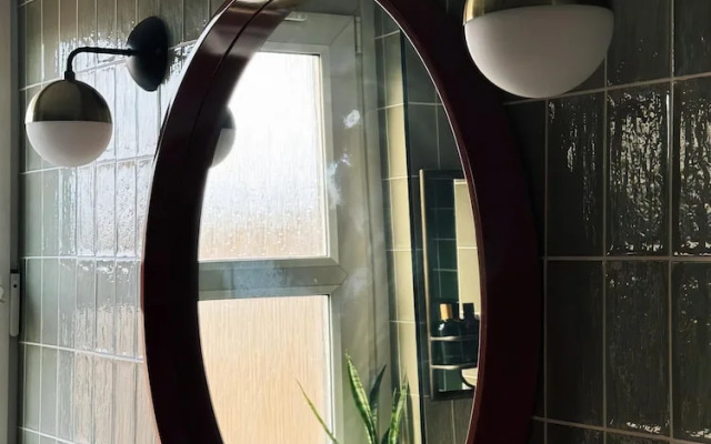 Peaceful & Unique Maisonette in Central London